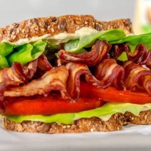 BLT sandwich with crispy bacon