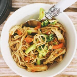 Chicken noodle bowl with vegetables